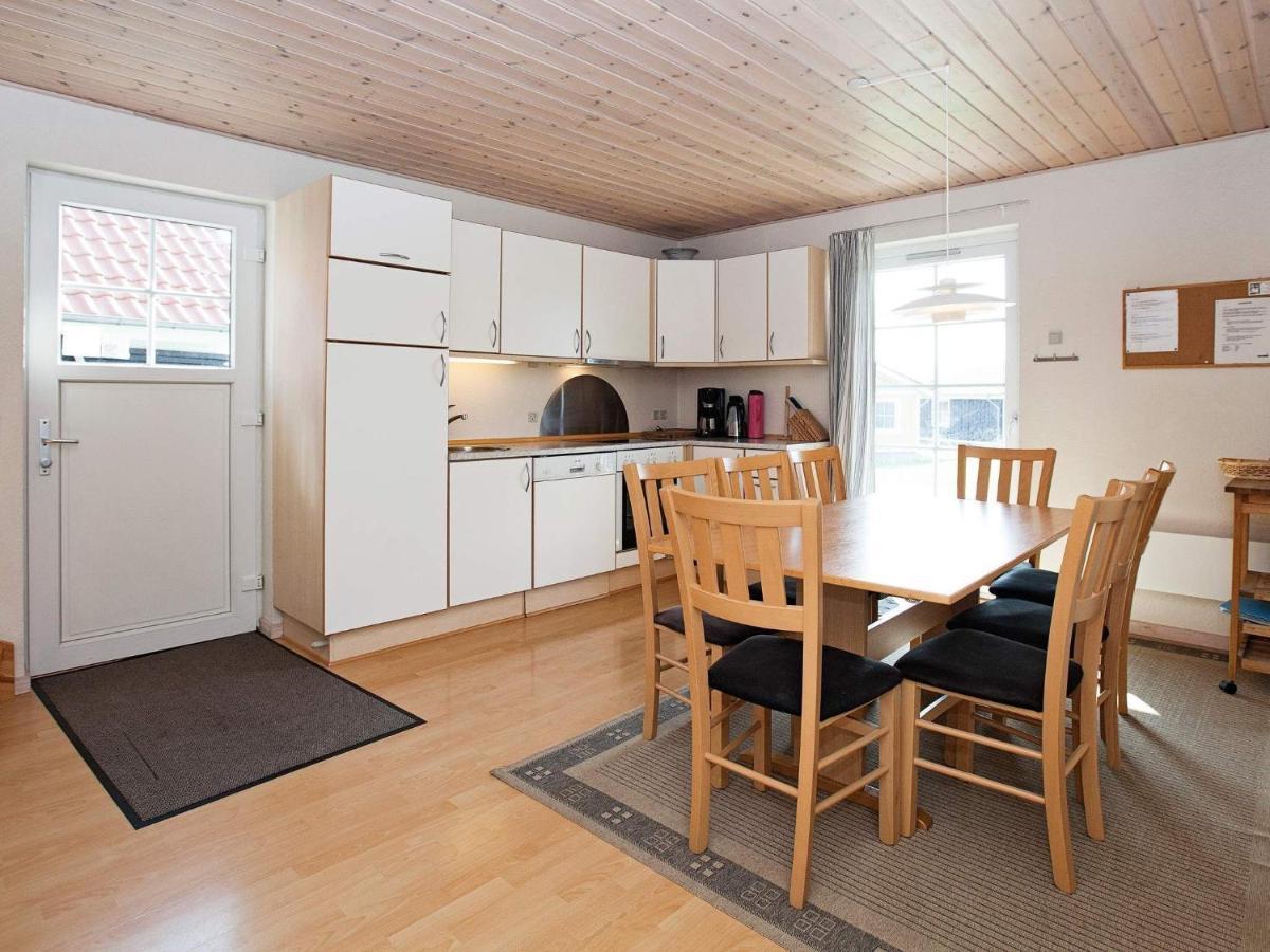 6 Person Holiday Home On A Holiday Park In 그라스텐 외부 사진
